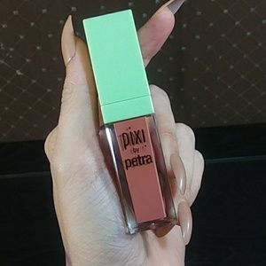 Pixi by Petra lipstick
